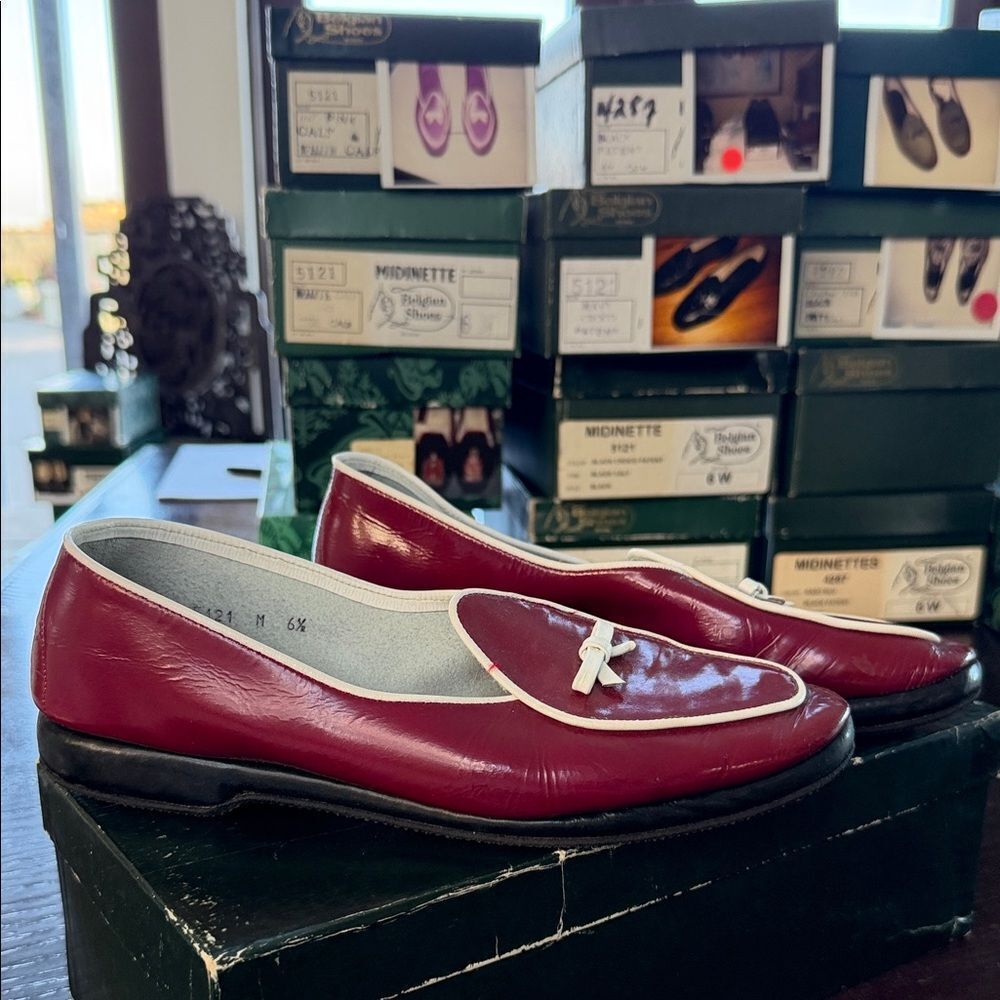 Red Women's Flats with Bow Detail - Picture 4 of 8
